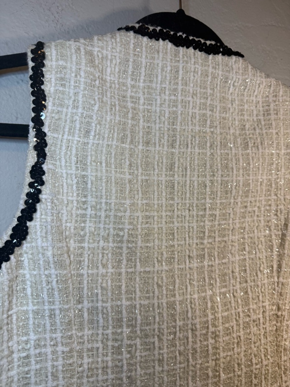 Rachel Zoe white tweed vest featuring black sequin trim and patch pocket - Picture 6 of 7